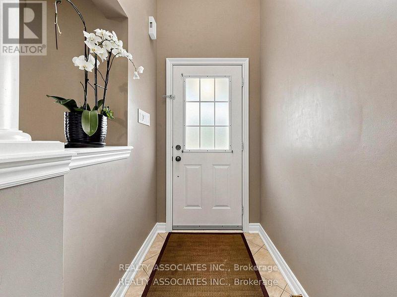 44 Shining Willow Crescent, Brampton, Ontario  L6P 2A2 - Photo 17 - W13497060