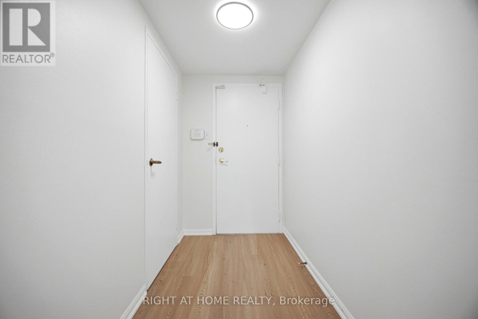 1808 - 550 Webb Drive, Mississauga, Ontario  L5B 3Y4 - Photo 16 - W13497056