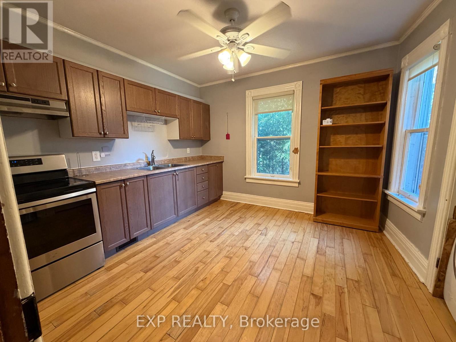 Upper - 52 First Street, Orangeville, Ontario  L9W 2E2 - Photo 4 - W13499804
