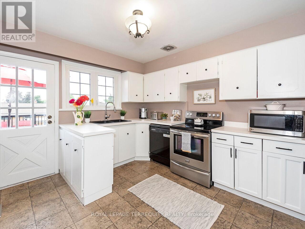 33 Ludgate Road, Toronto, Ontario  M9W 2Y2 - Photo 15 - W13499828