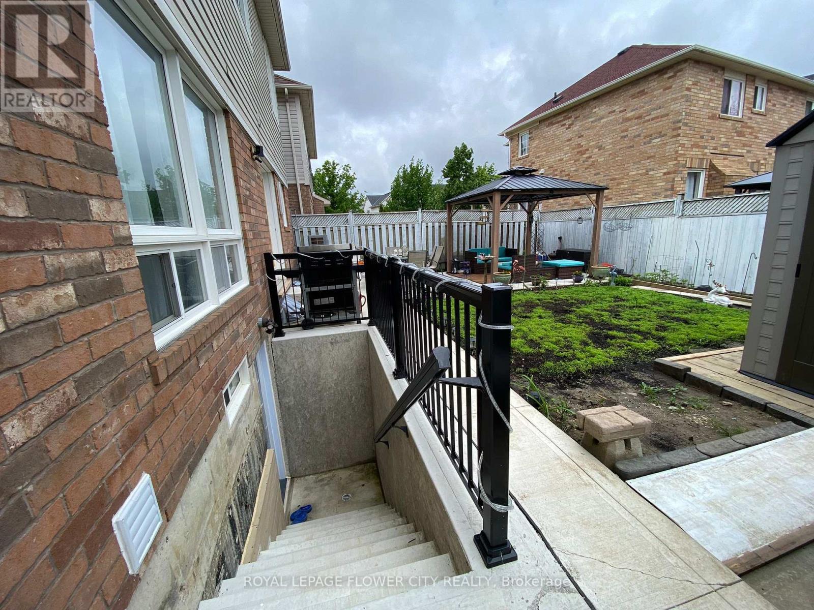 Basement - 29 Marshmarigold Drive, Brampton, Ontario  L7A 2S7 - Photo 2 - W13499844