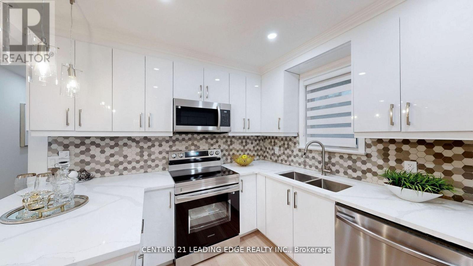 3070 O'hagan Drive, Mississauga, Ontario  L5C 2C5 - Photo 7 - W13499876
