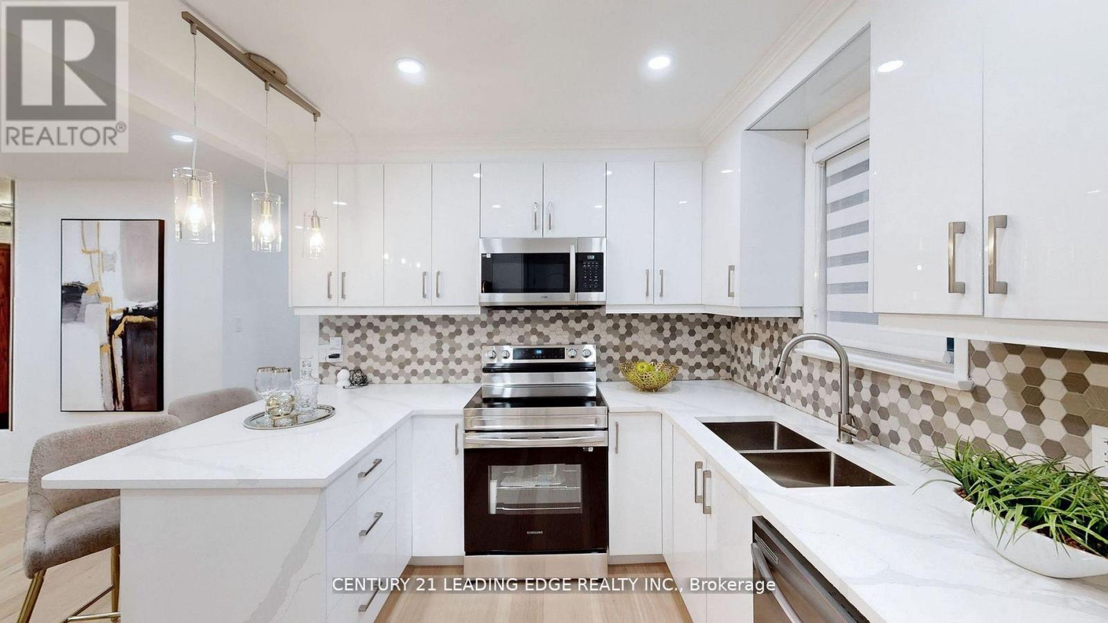 3070 O'hagan Drive, Mississauga, Ontario  L5C 2C5 - Photo 8 - W13499876