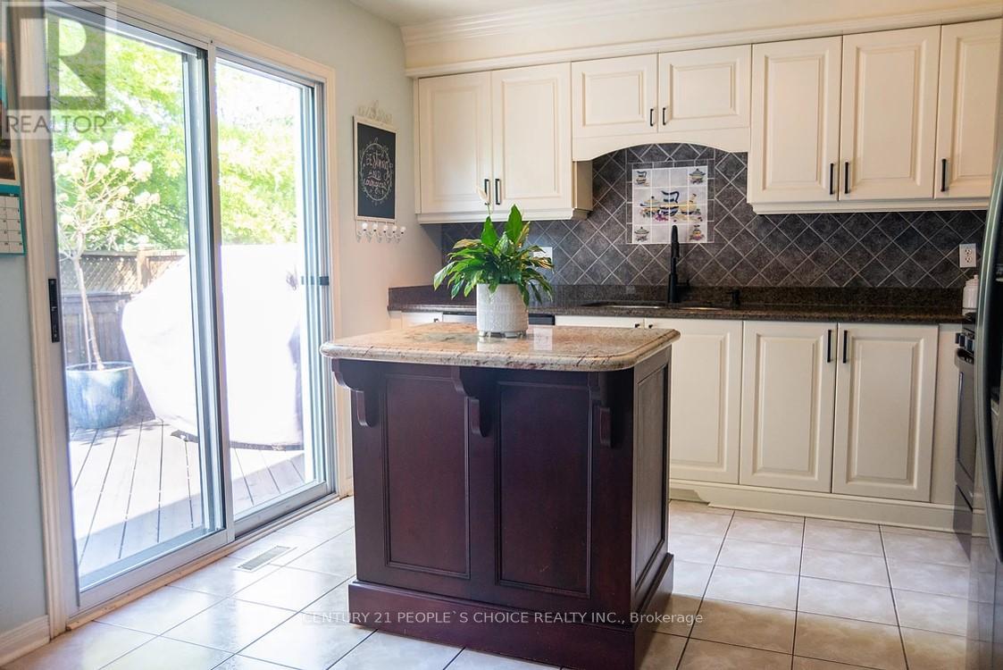 4486 Virtue Court, Burlington, Ontario  L7L 6J9 - Photo 7 - W13499942