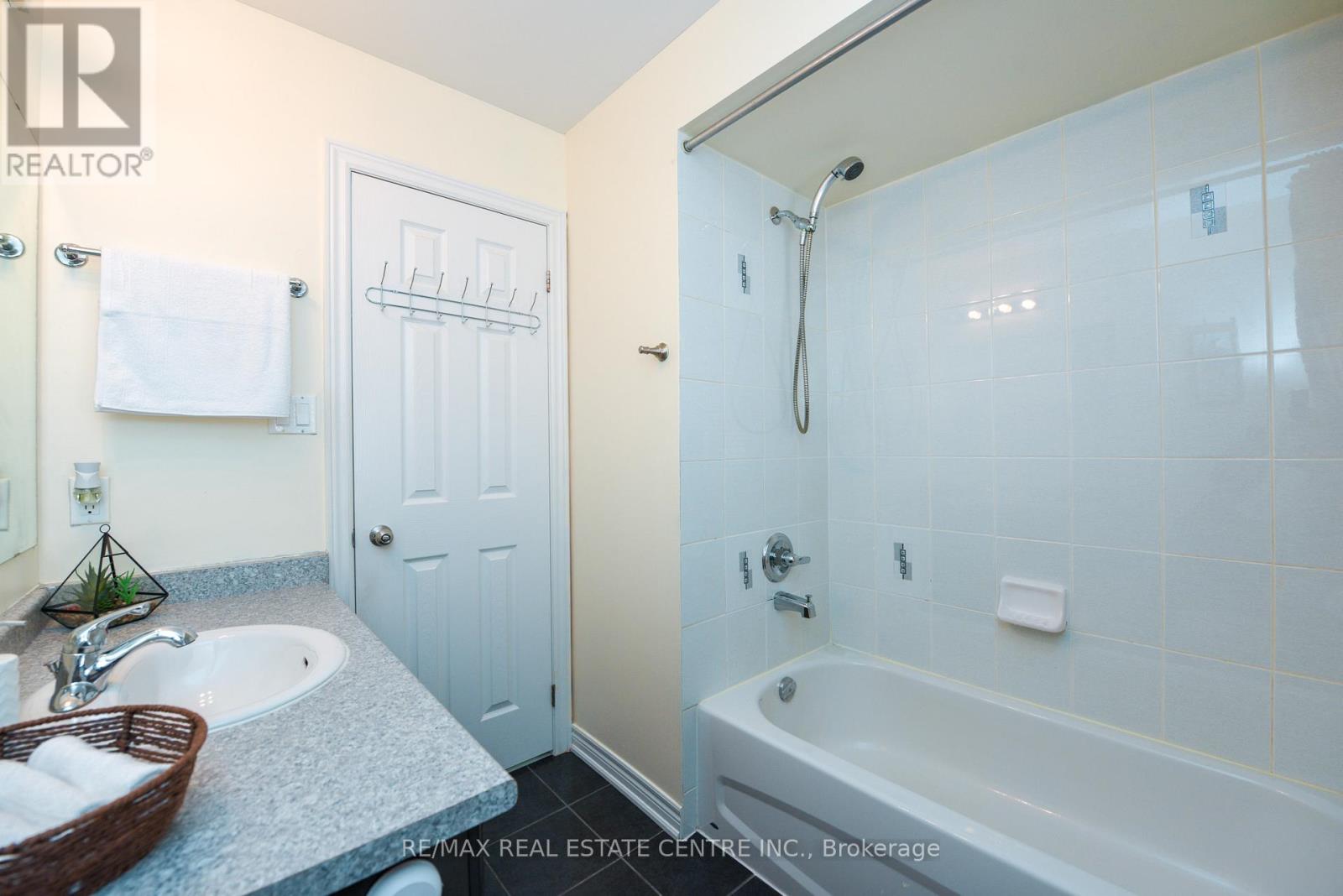 682 Megson Terrace, Milton, Ontario  L9T 8K4 - Photo 27 - W13499992
