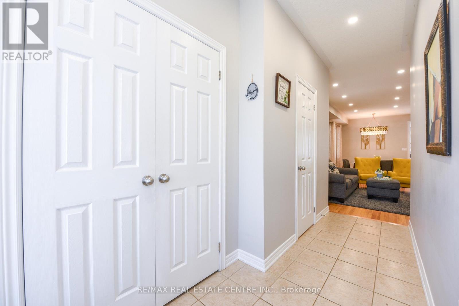682 Megson Terrace, Milton, Ontario  L9T 8K4 - Photo 5 - W13499992