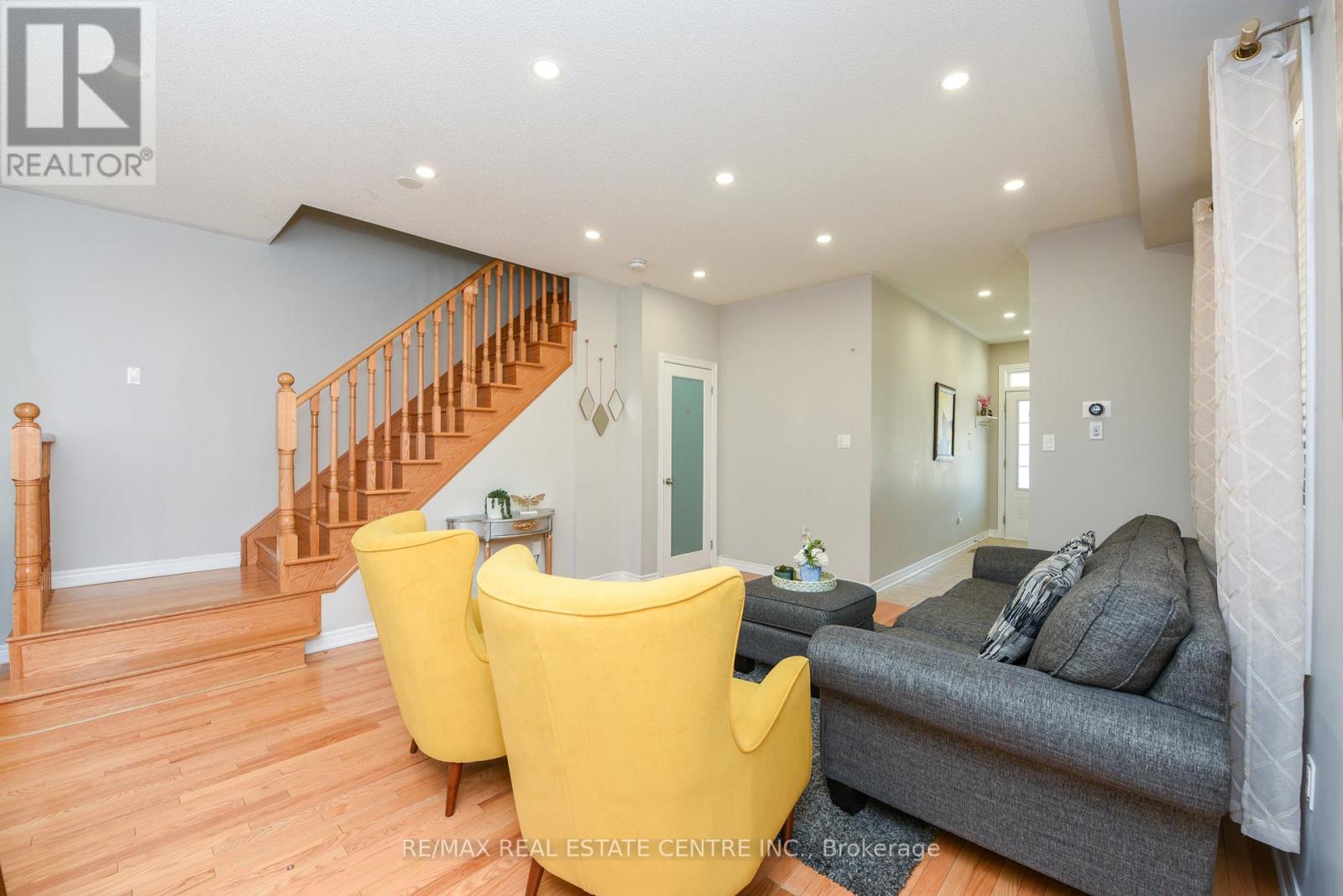 682 Megson Terrace, Milton, Ontario  L9T 8K4 - Photo 8 - W13499992