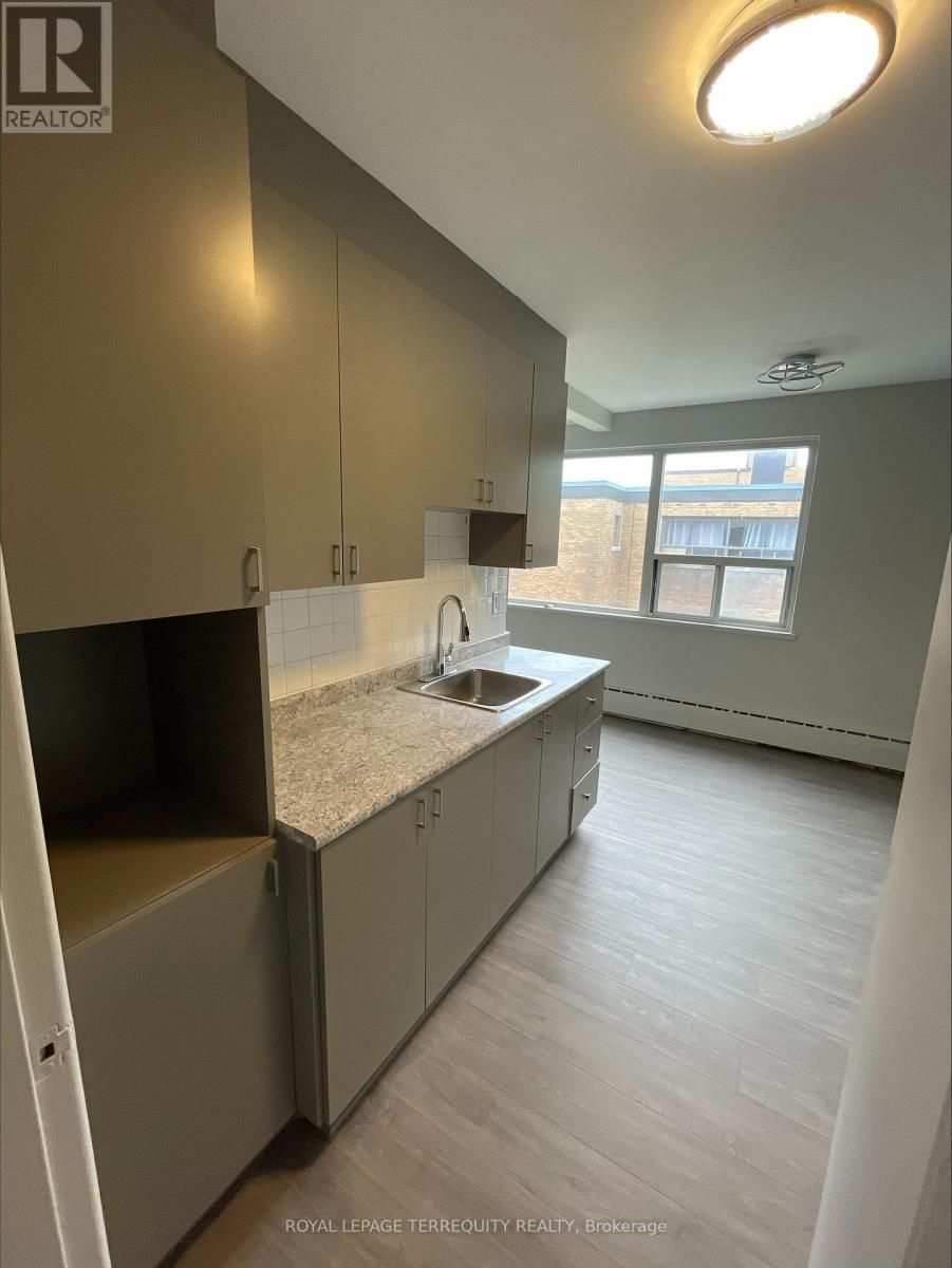 204 - 2548 KEELE STREET, Toronto, Ontario