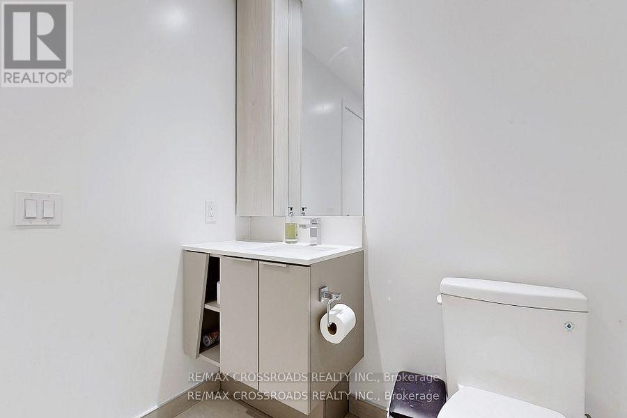 5804 - 3900 Confederation Parkway, Mississauga, Ontario  L5B 0M3 - Photo 11 - W13500028