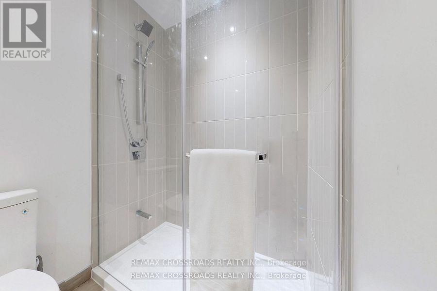 5804 - 3900 Confederation Parkway, Mississauga, Ontario  L5B 0M3 - Photo 12 - W13500028