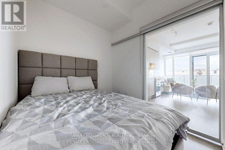 5804 - 3900 Confederation Parkway, Mississauga, Ontario  L5B 0M3 - Photo 14 - W13500028