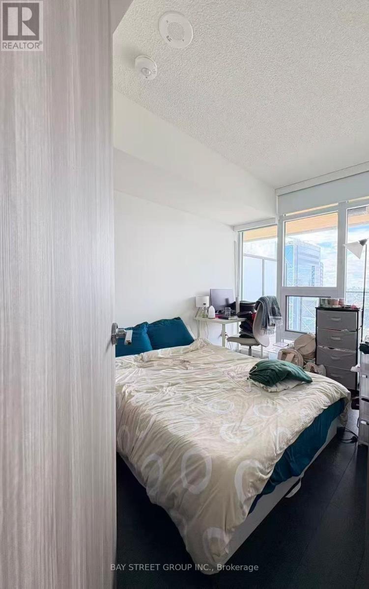 4905 - 3 Concord Cityplace Way, Toronto, Ontario  M5V 0X4 - Photo 5 - C13089726