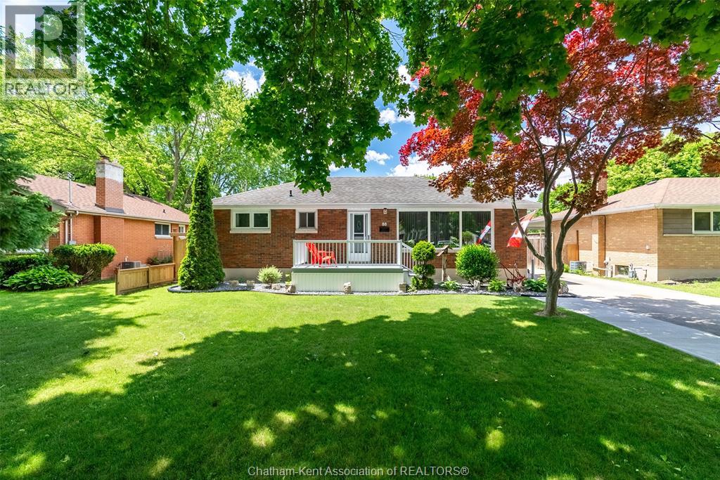 88 DUNVEGAN DRIVE, Chatham, Ontario