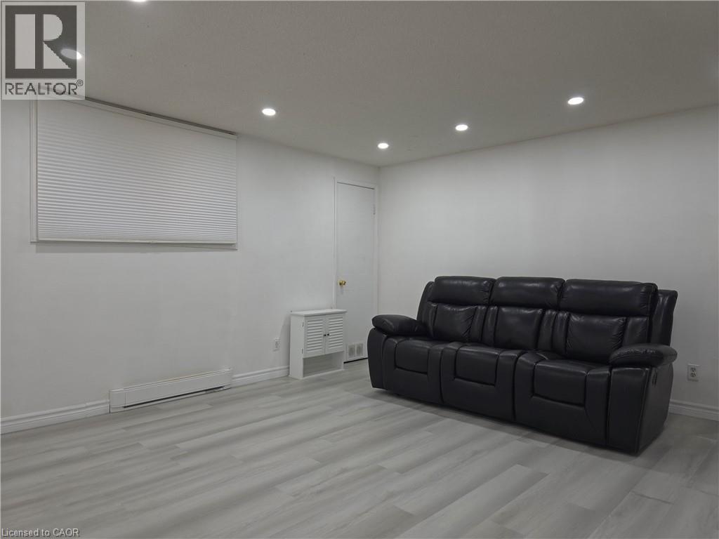 565 Greenfield Avenue Unit# 902, Kitchener, Ontario  N2C 2P5 - Photo 2 - 40843725