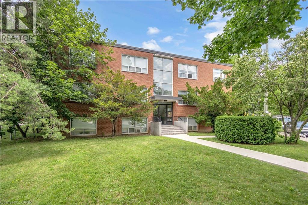 57 MERICOURT Road Unit# 302, Hamilton, Ontario