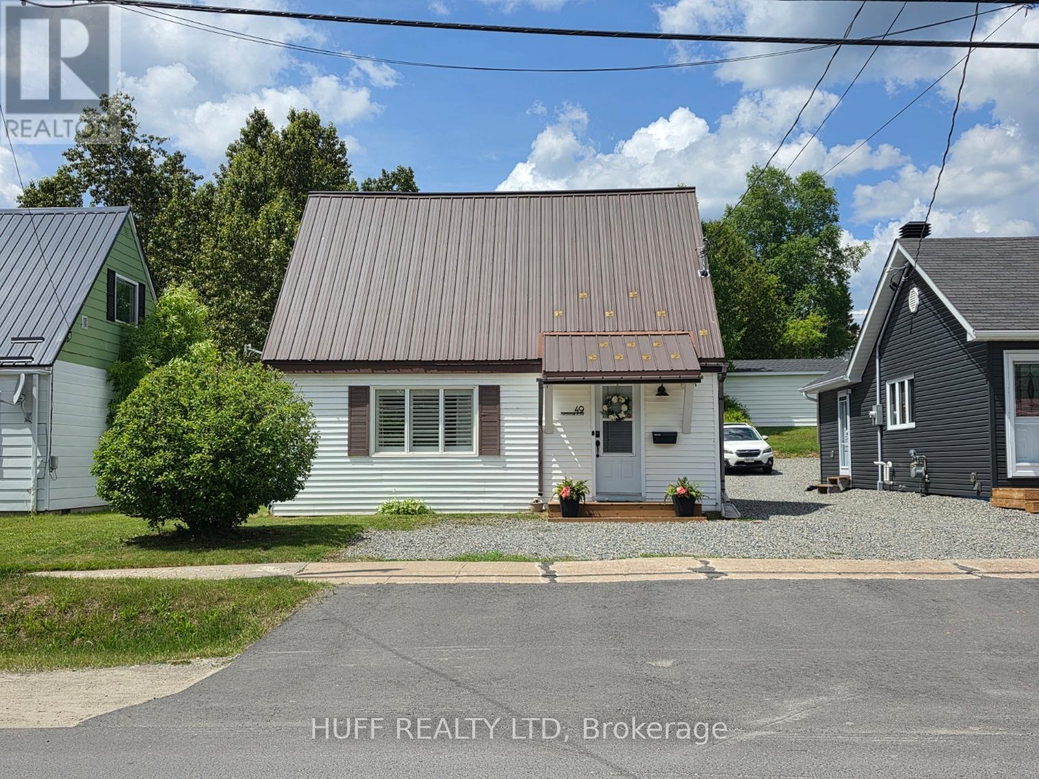49 TWEEDSMUIR ROAD, Kirkland Lake, Ontario