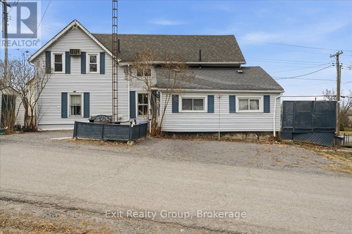 11 Consecon Main Street, Prince Edward County, Ontario  K0K 1T0 - Photo 3 - X13500170