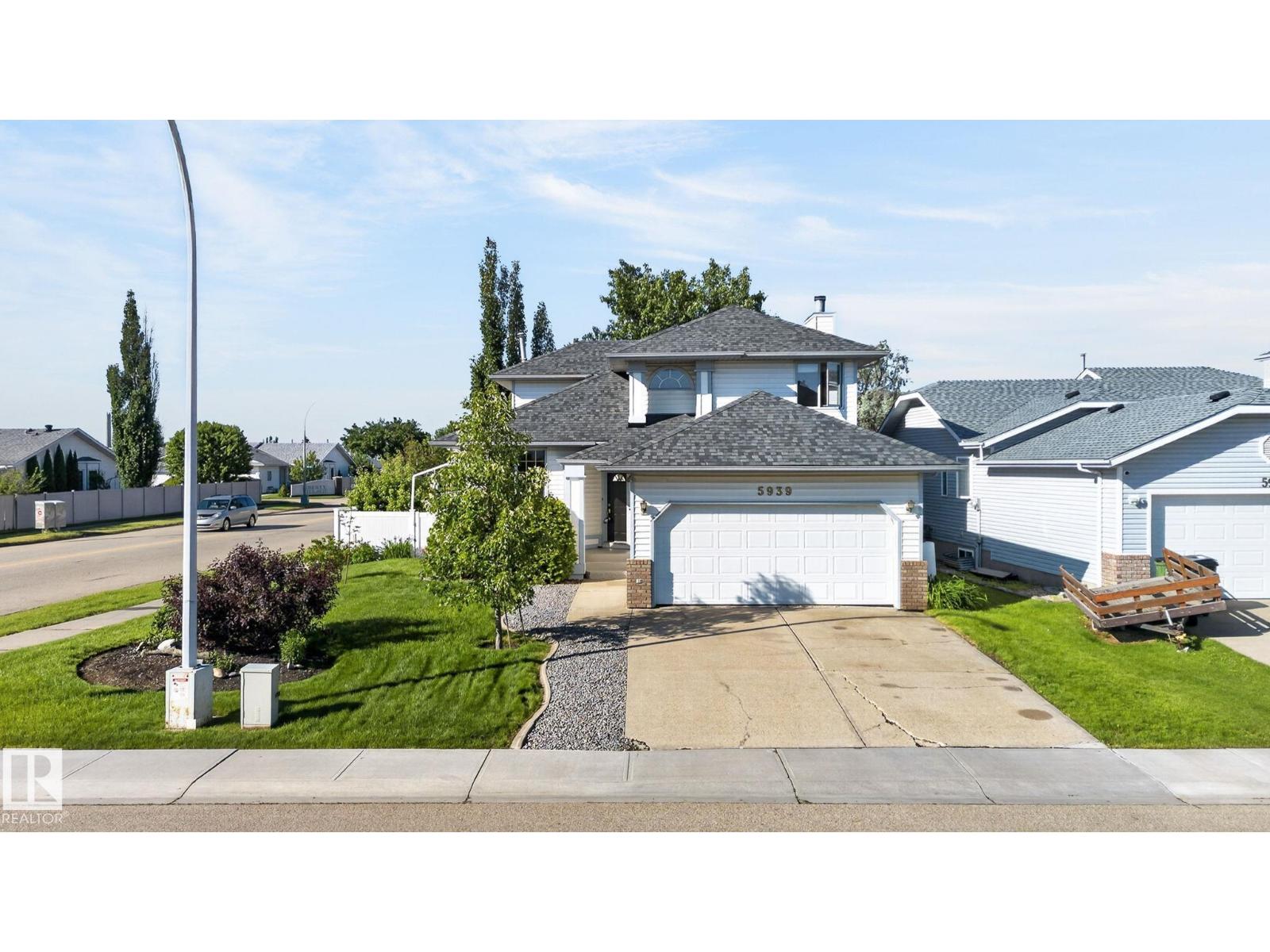 5939 157 Av NW, Edmonton, Alberta  T5Y 2M8 - Photo 2 - E4496213
