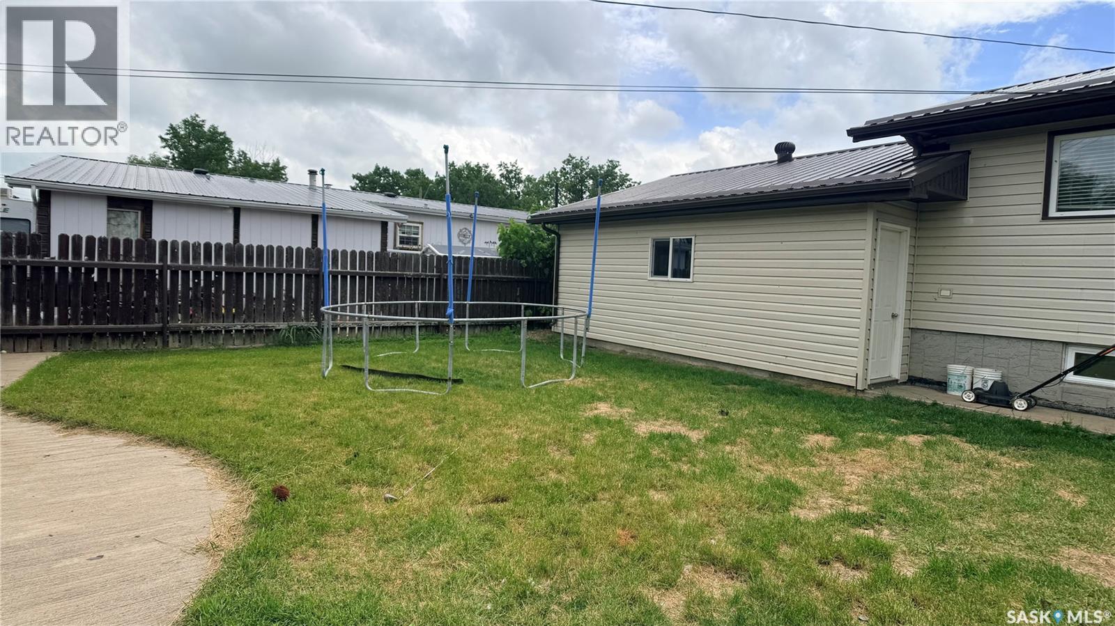 709 Bradley Avenue, Bienfait, Saskatchewan  S0C 0M0 - Photo 34 - SK040903