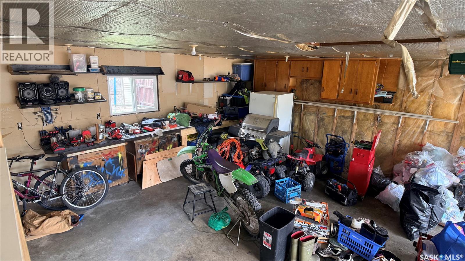 709 Bradley Avenue, Bienfait, Saskatchewan  S0C 0M0 - Photo 37 - SK040903