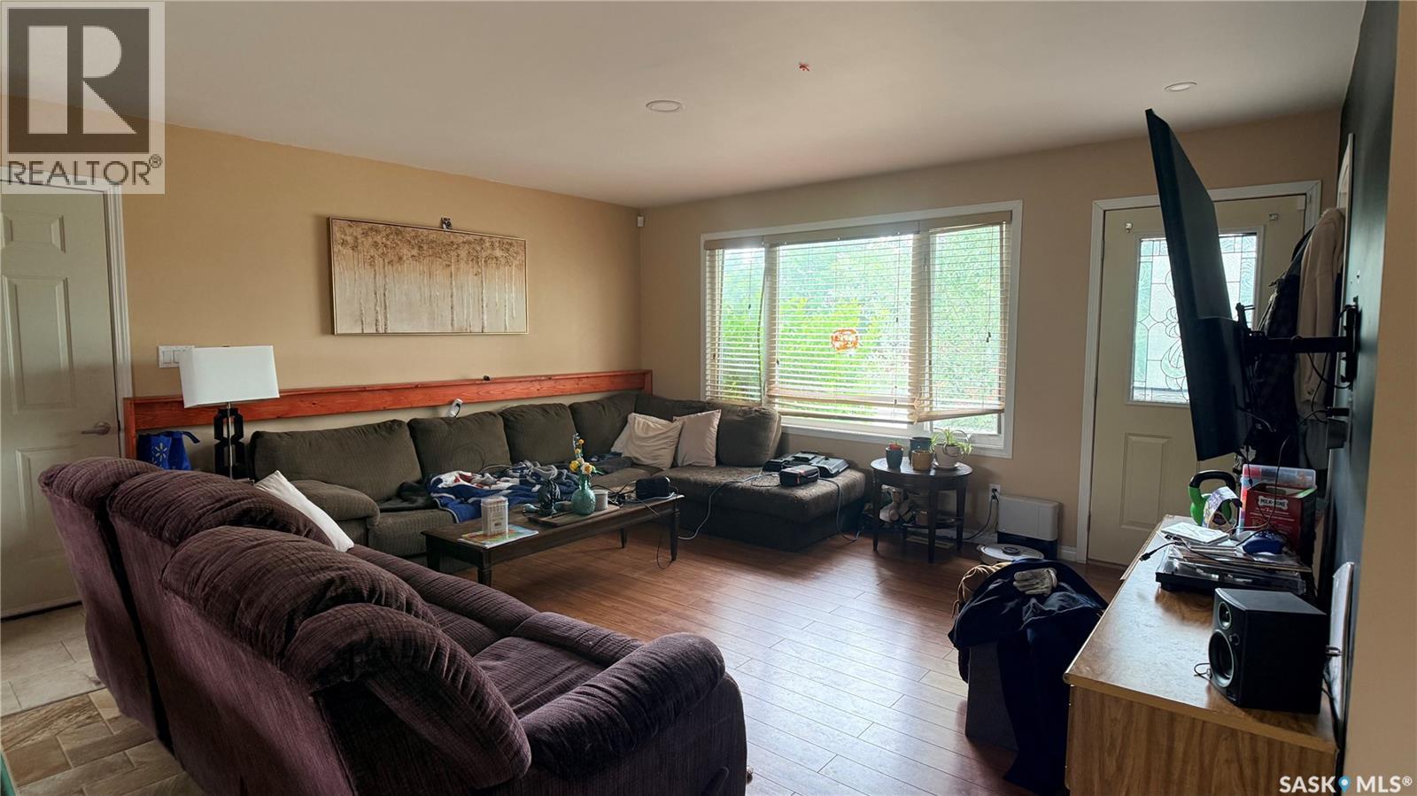709 Bradley Avenue, Bienfait, Saskatchewan  S0C 0M0 - Photo 5 - SK040903