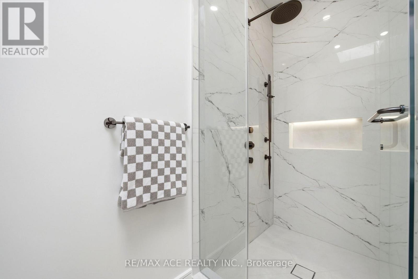 61 Harewood Avenue, Toronto, Ontario  M1M 2R4 - Photo 31 - E13500160