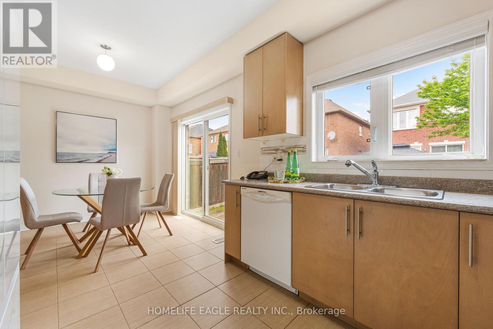 19 Gentile Circle, Vaughan, Ontario  L4H 3N3 - Photo 6 - N13435128