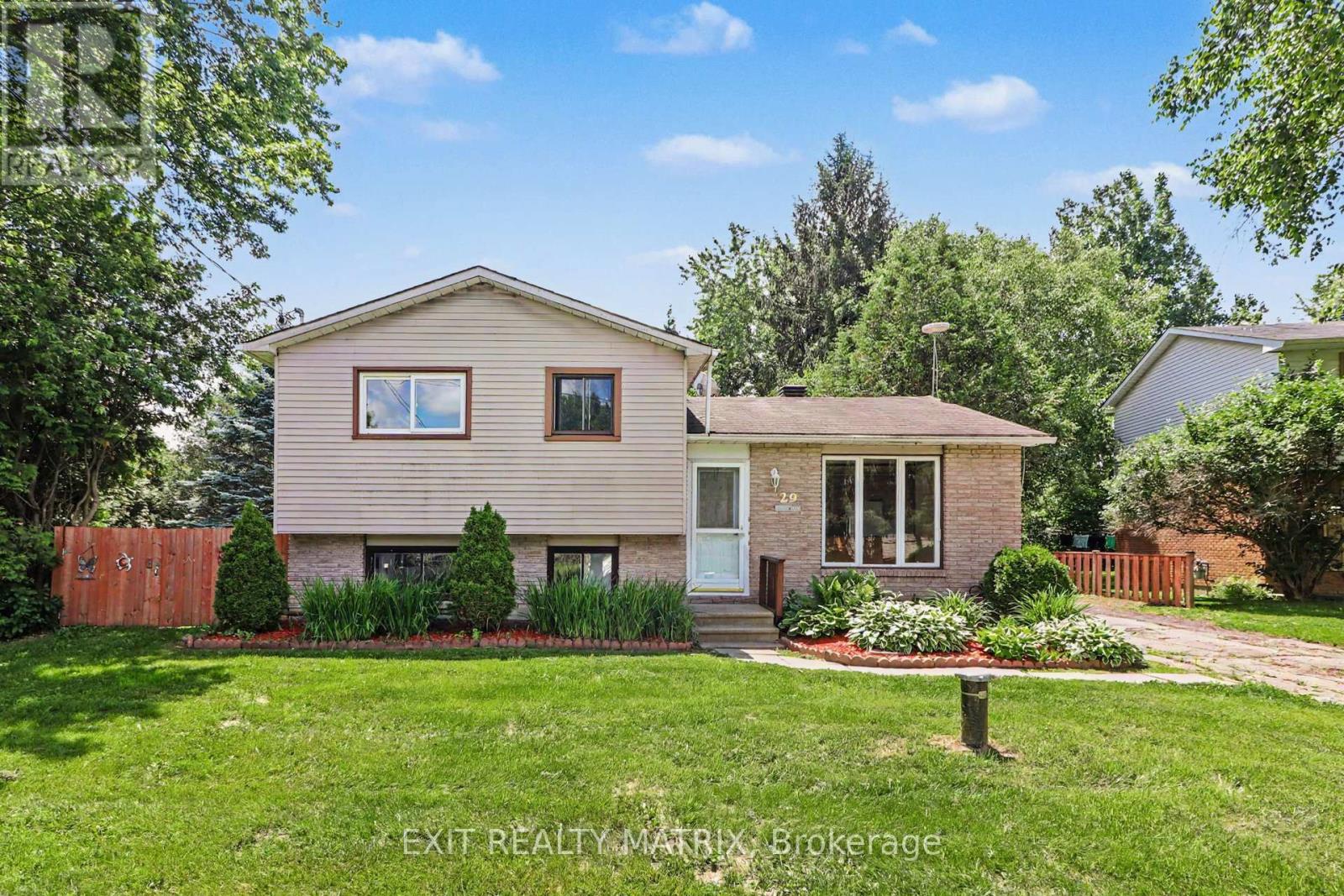 29 LOUISE CRESCENT, Russell, Ontario