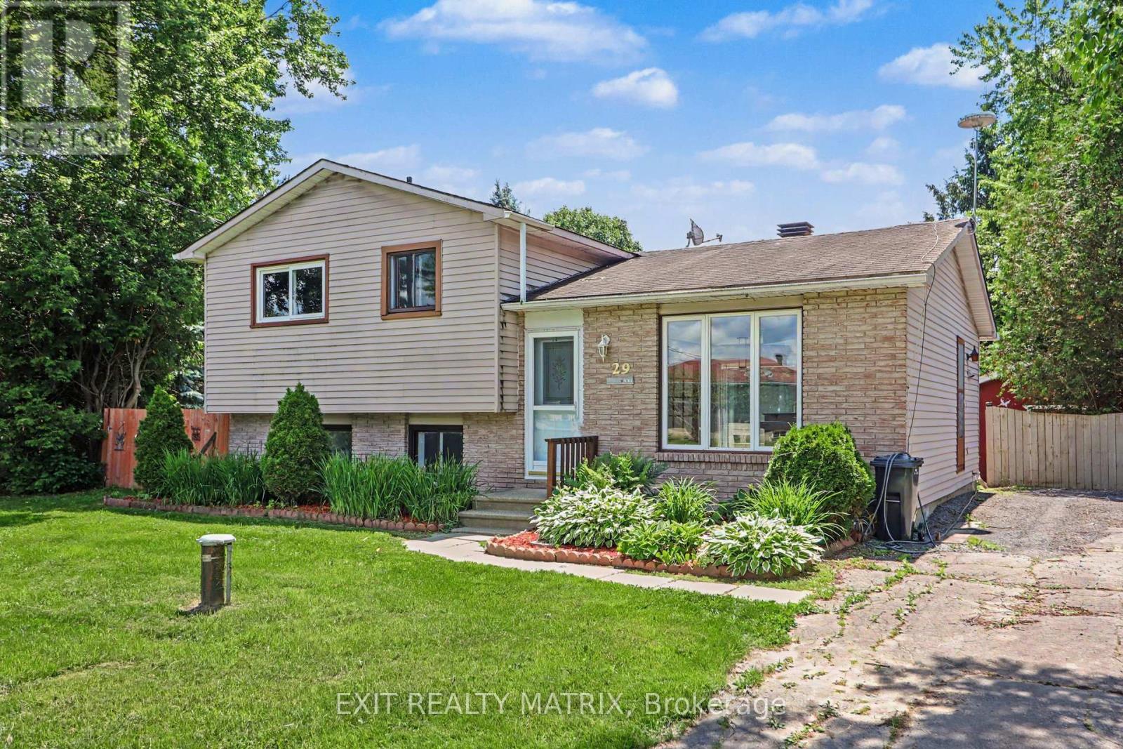 29 Louise Crescent, Russell, Ontario  K0A 1W0 - Photo 2 - X13500236