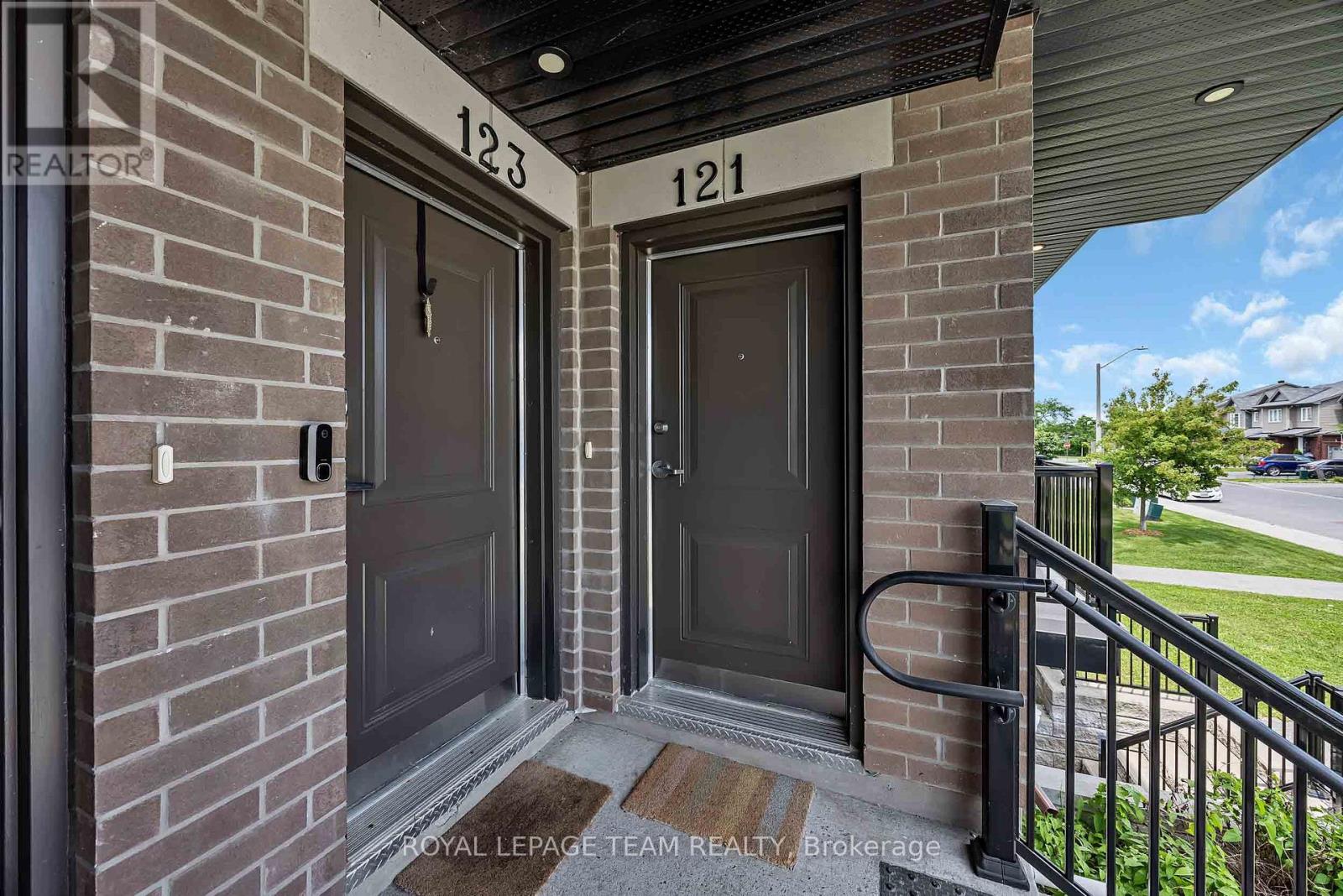 121 Fairweather Street, Ottawa, Ontario  K1T 0M8 - Photo 3 - X13500242