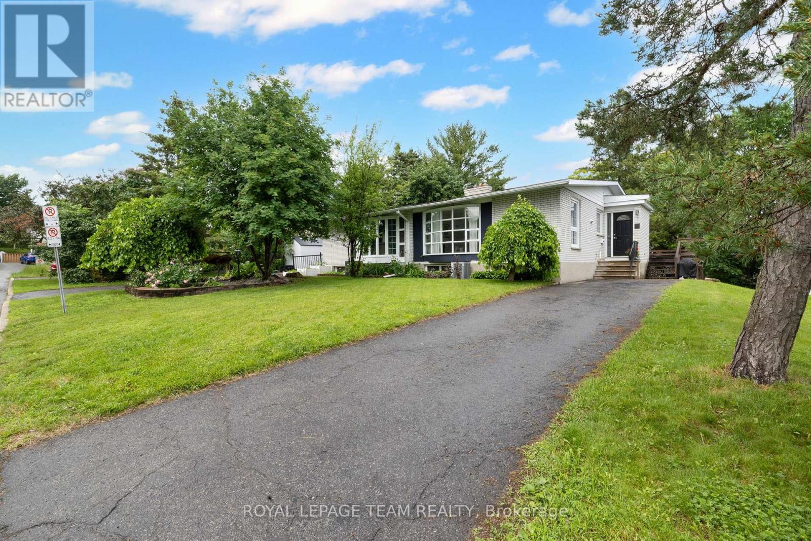 40 Woodmount Crescent, Ottawa, Ontario  K2E 5R1 - Photo 2 - X13500470