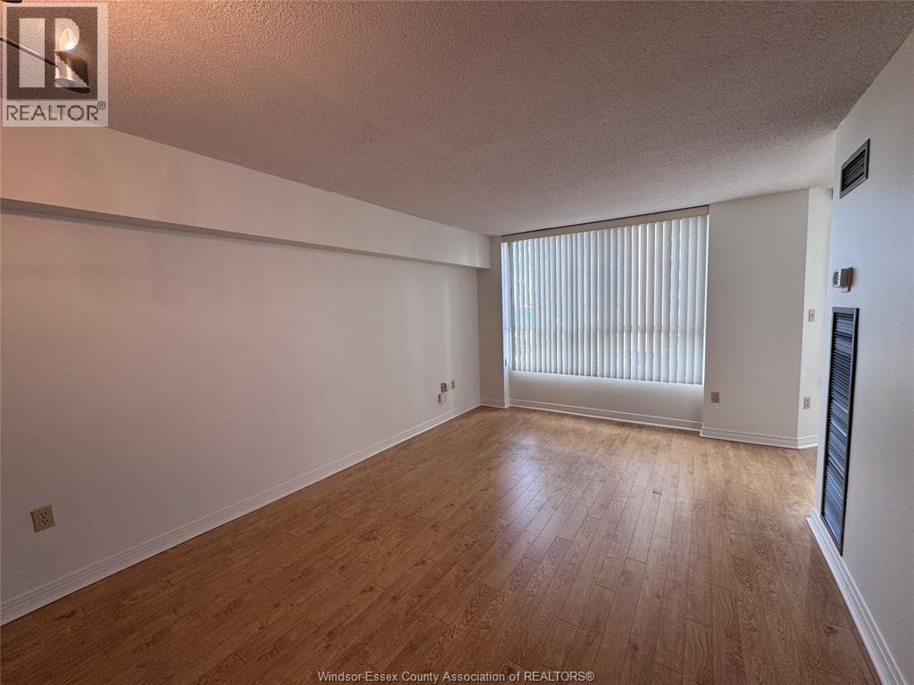 75 Riverside Drive East Unit# 406, Windsor, Ontario  N9A 2S4 - Photo 2 - 26015443