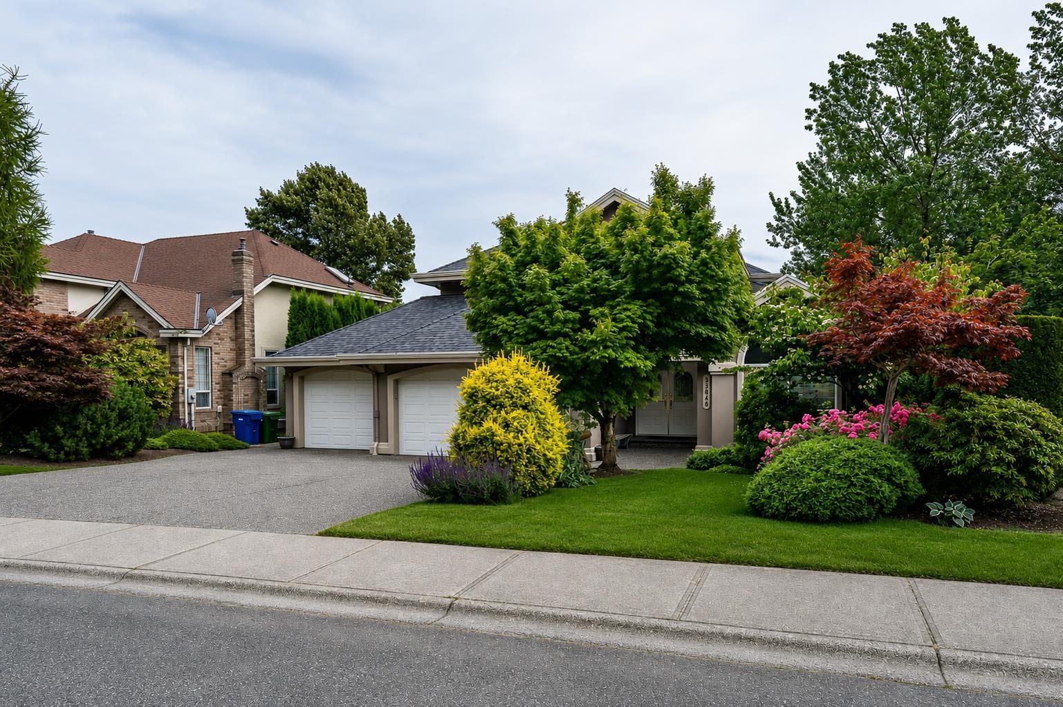 35846 Graystone Drive, Abbotsford, British Columbia  V3G 1K7 - Photo 2 - R3140710