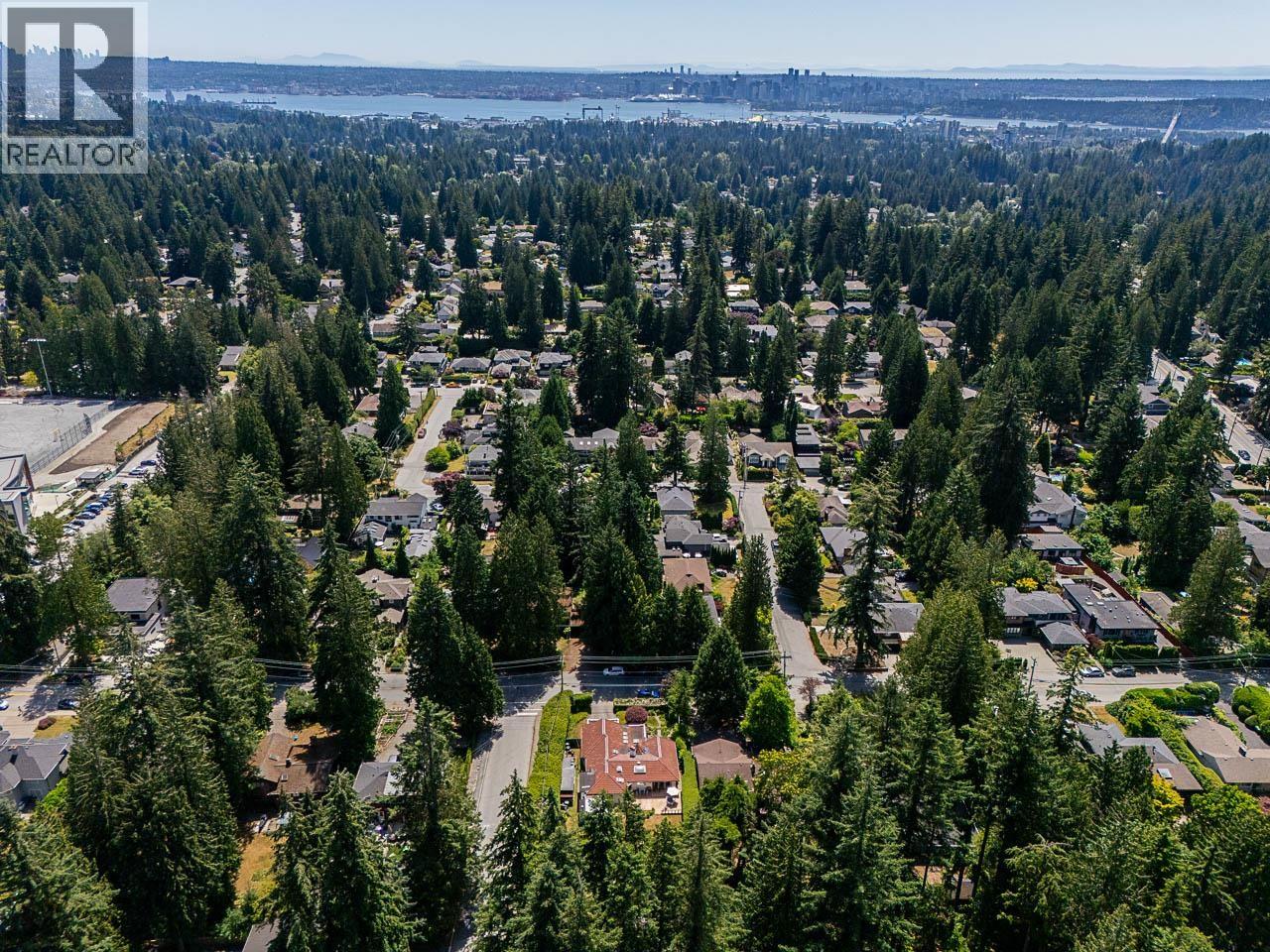 1110 Handsworth Road, North Vancouver, British Columbia  V7R 2A8 - Photo 35 - R3139246