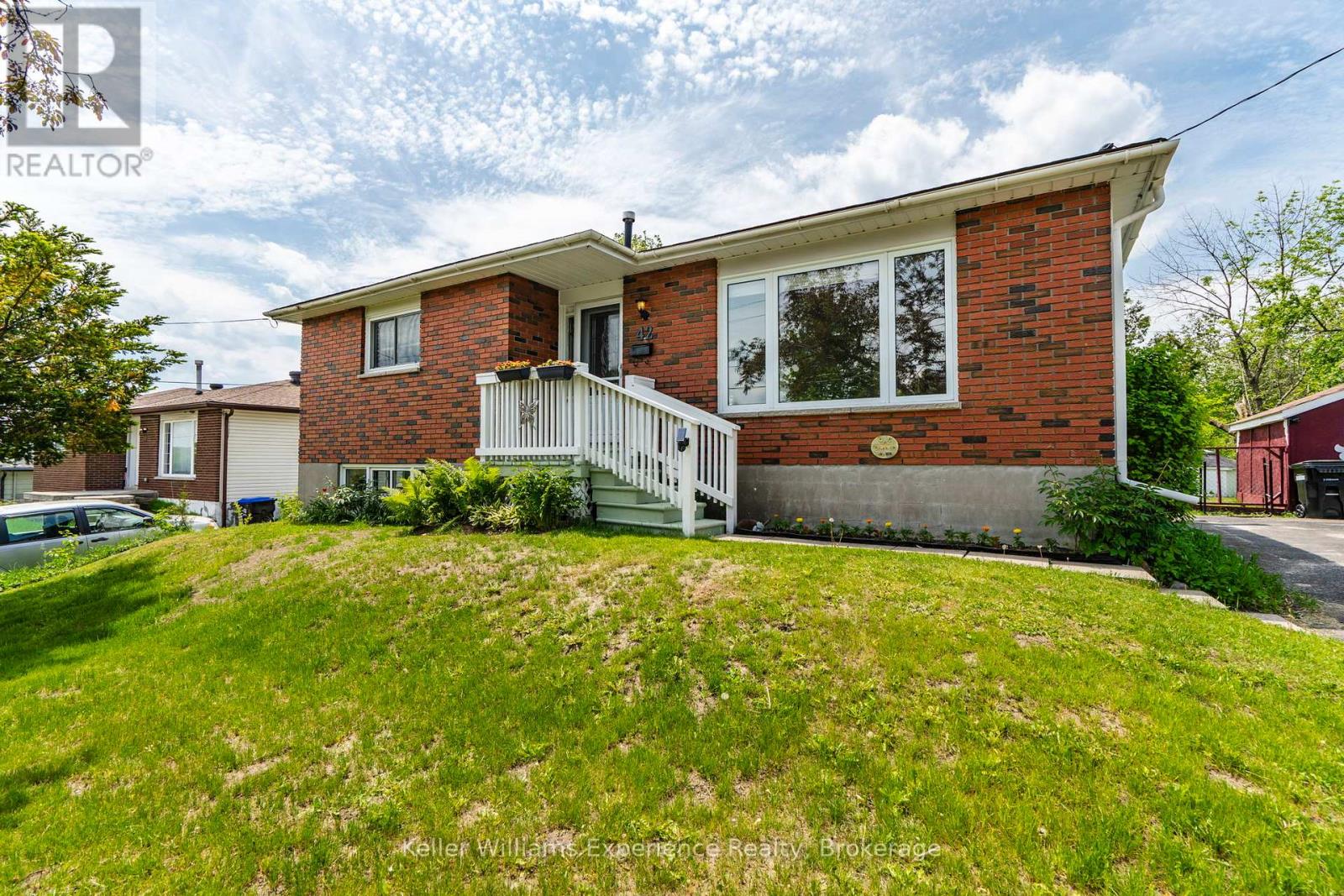 42 Easton Avenue, Tay, Ontario  L0K 1R0 - Photo 1 - S13500294
