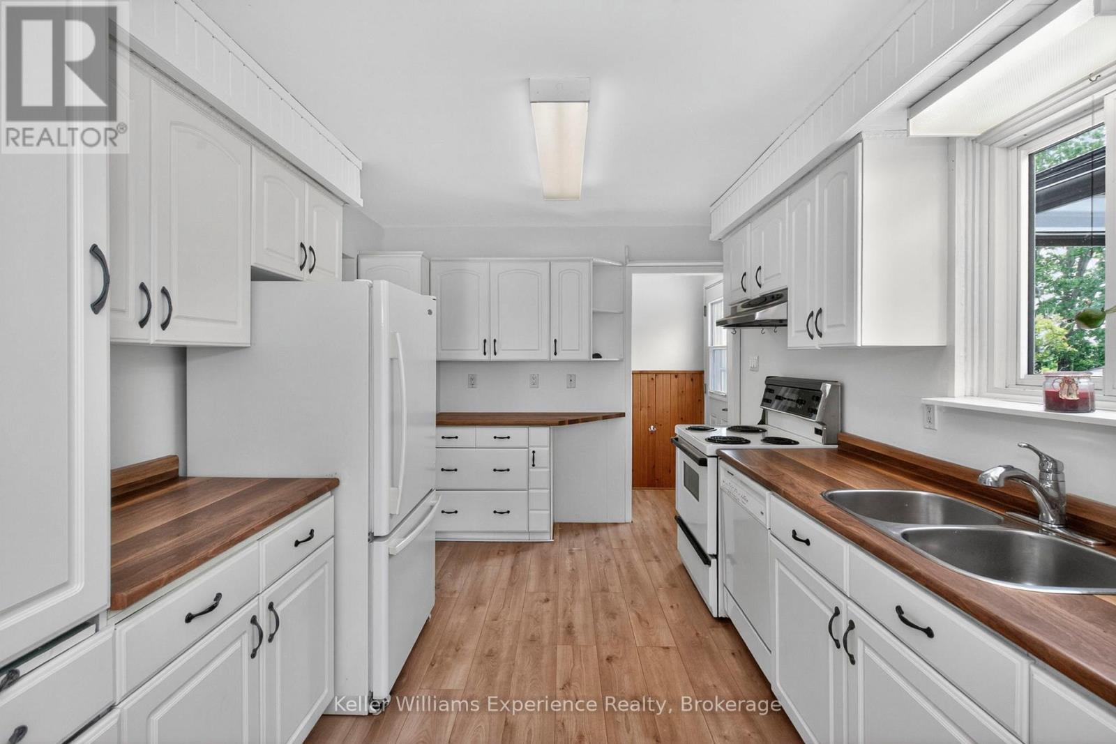 42 Easton Avenue, Tay, Ontario  L0K 1R0 - Photo 13 - S13500294