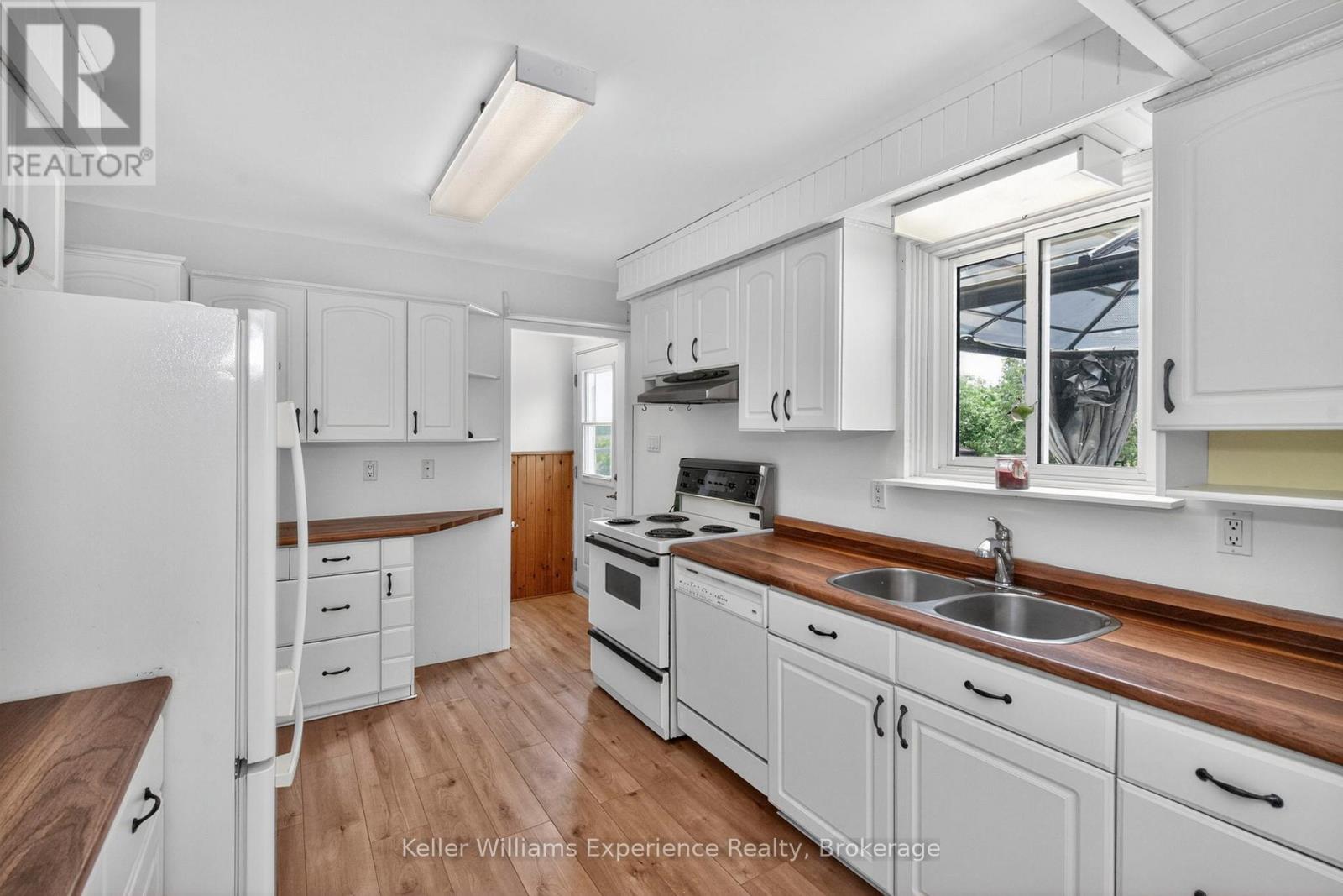 42 Easton Avenue, Tay, Ontario  L0K 1R0 - Photo 14 - S13500294