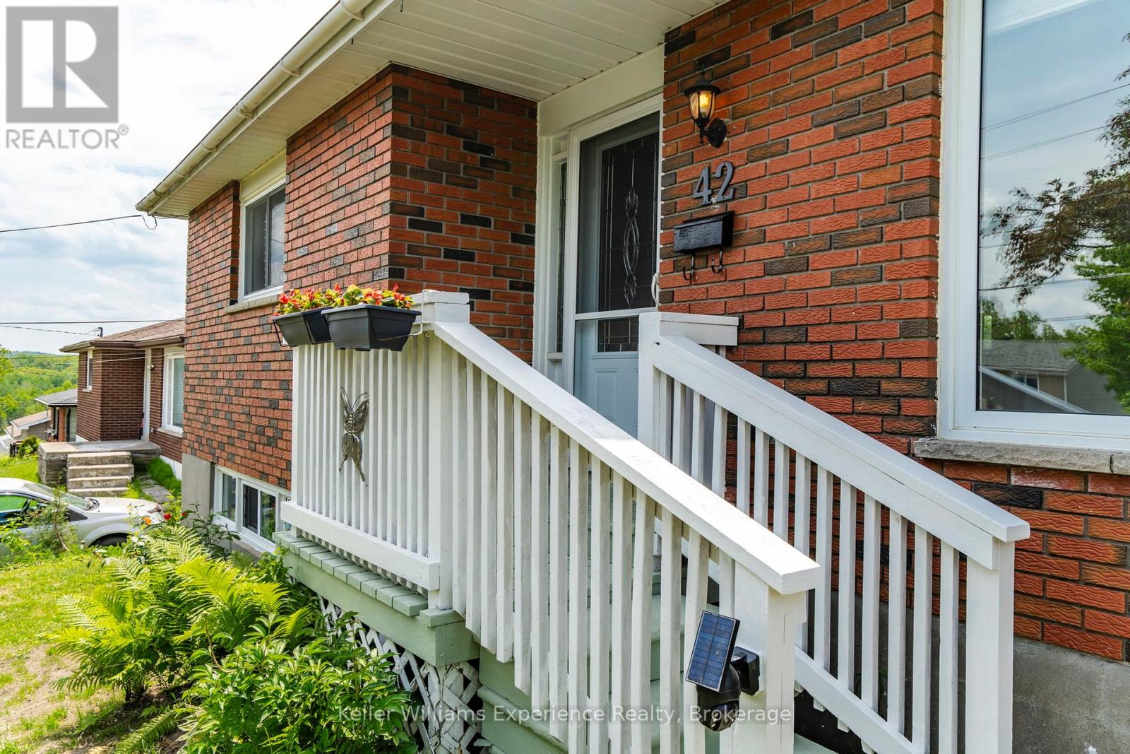 42 Easton Avenue, Tay, Ontario  L0K 1R0 - Photo 2 - S13500294