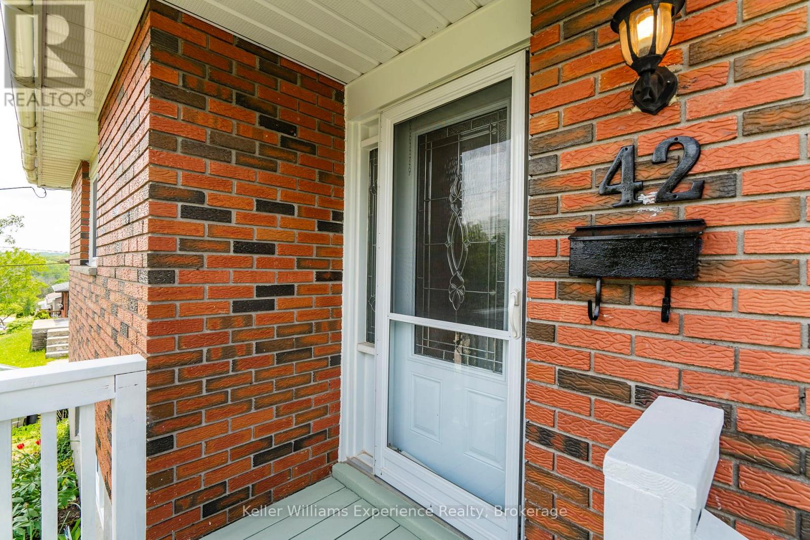 42 Easton Avenue, Tay, Ontario  L0K 1R0 - Photo 3 - S13500294
