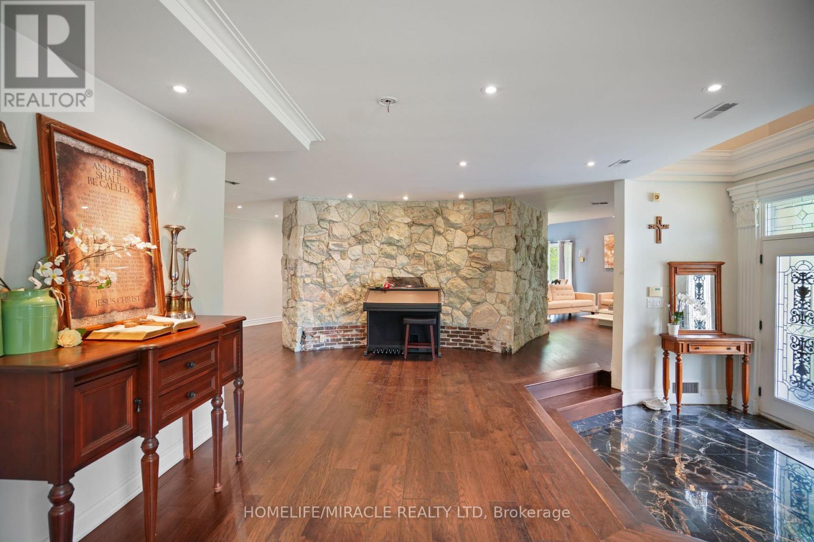 19 Tanglewood Drive, Caledon, Ontario  L7K 0K3 - Photo 11 - W13448626