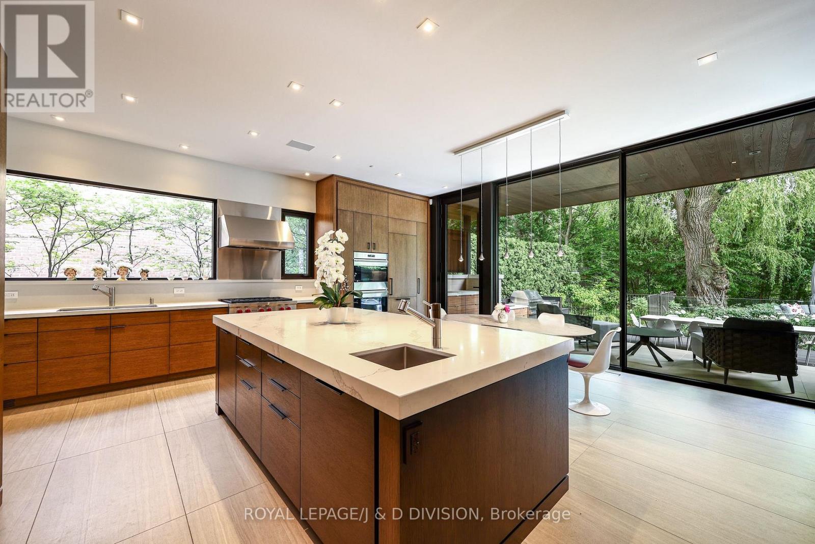 5 Brookfield Road, Toronto, Ontario  M2P 1B1 - Photo 11 - C13086380