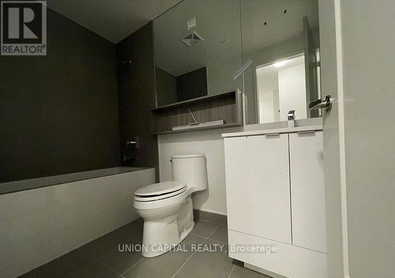 2233 - 135 Lower Sherbourne Street, Toronto, Ontario  M5A 1Y4 - Photo 4 - C13500250