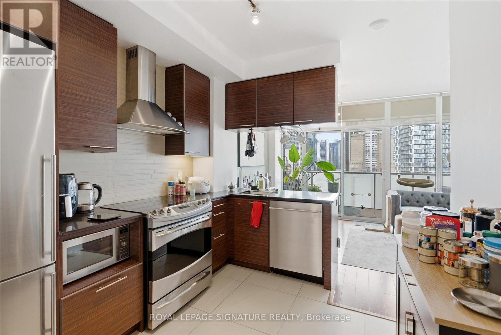 1504 - 1 Market Street, Toronto, Ontario  M5E 0A2 - Photo 7 - C13500430