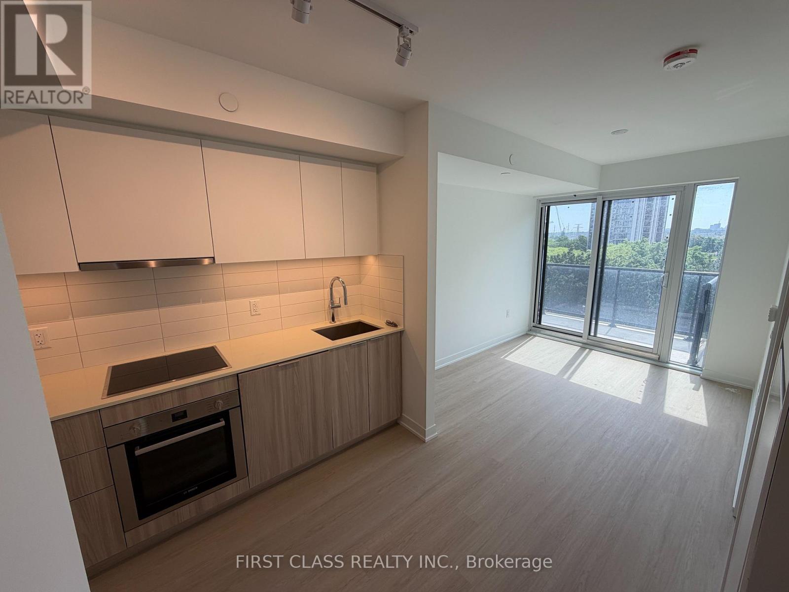 615 - 151 David Salomon Drive, Toronto, Ontario  M3C 0T2 - Photo 2 - C13500434