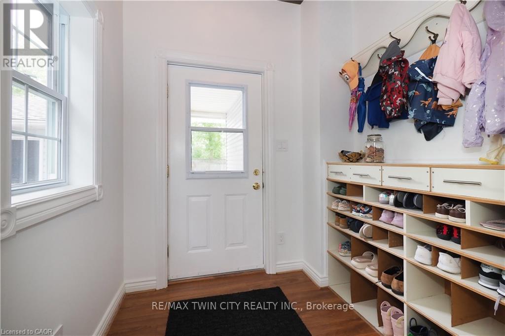 103 Belleview Avenue, Waterloo, Ontario  N2B 1G6 - Photo 14 - X13478416