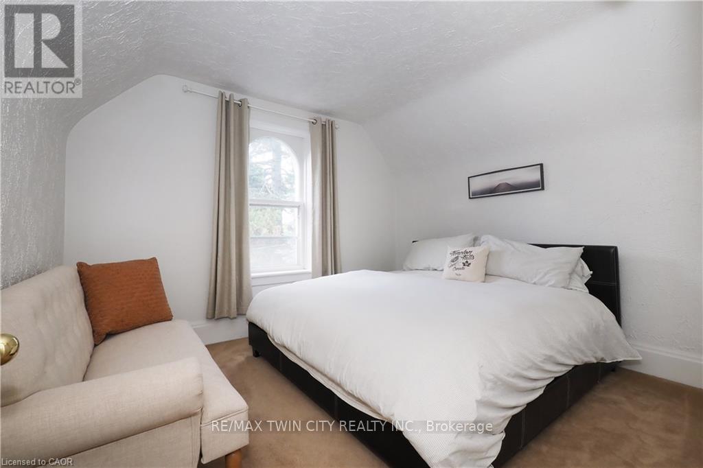 103 Belleview Avenue, Waterloo, Ontario  N2B 1G6 - Photo 29 - X13478416