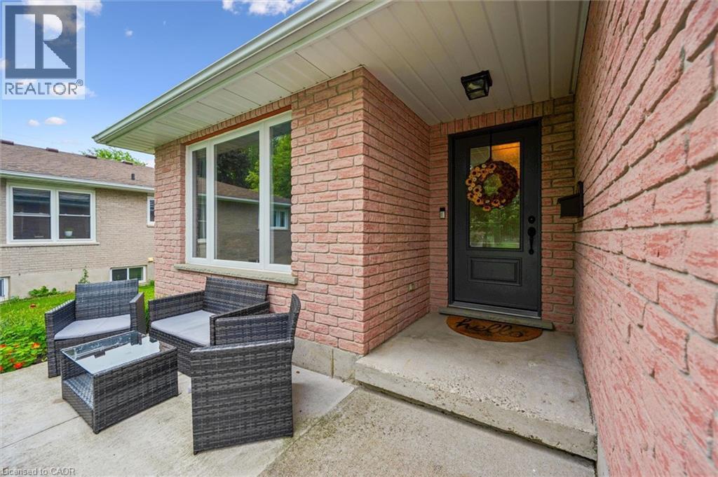 7 Fern Place, Listowel, Ontario  N4W 3K6 - Photo 3 - 40843489