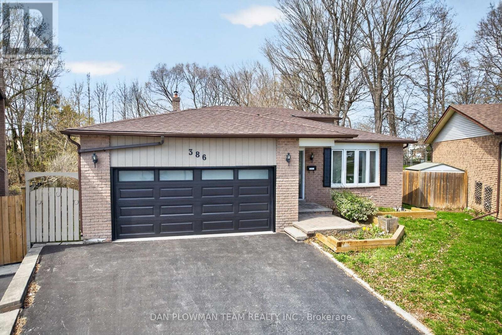 386 Grange Court, Oshawa, Ontario  L1G 7J1 - Photo 4 - E13500258