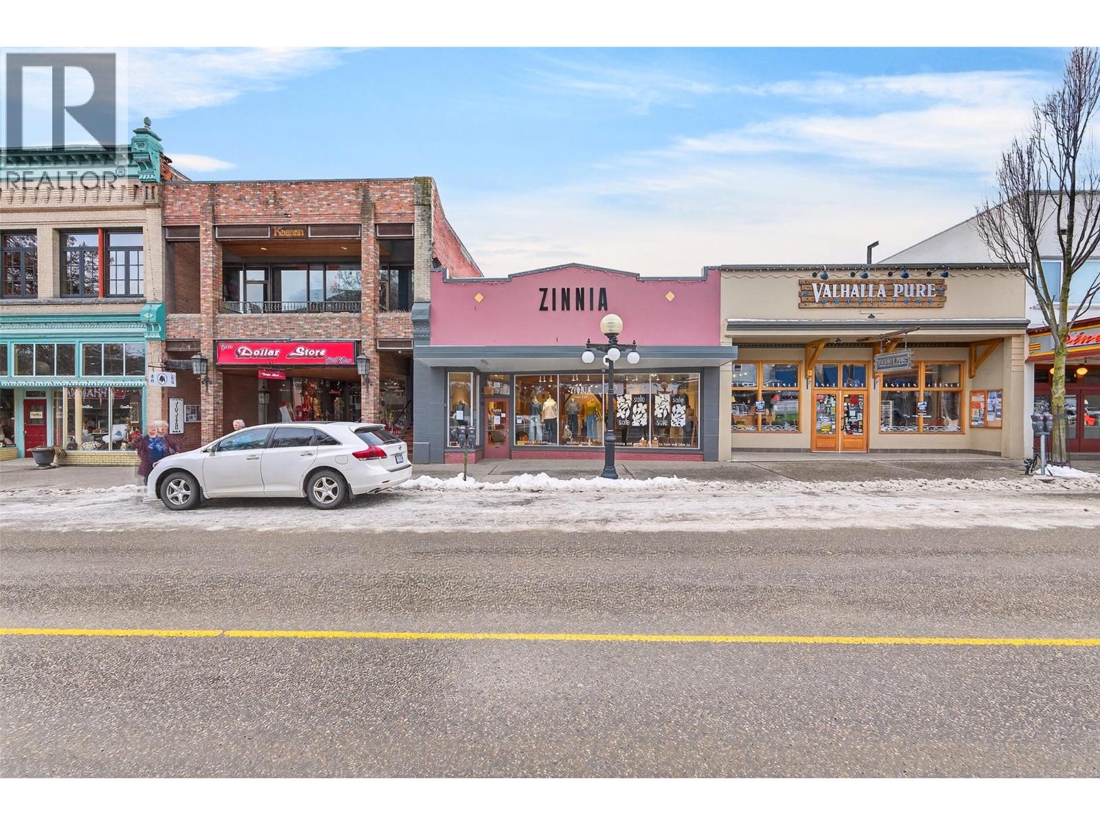 636 Baker Street, Nelson, British Columbia  V1L 4J4 - Photo 14 - 10377024