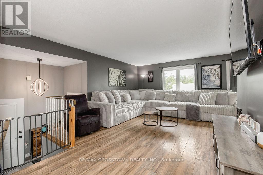 2237 25th Side Road, Innisfil, Ontario  L9S 2C9 - Photo 3 - N13500310